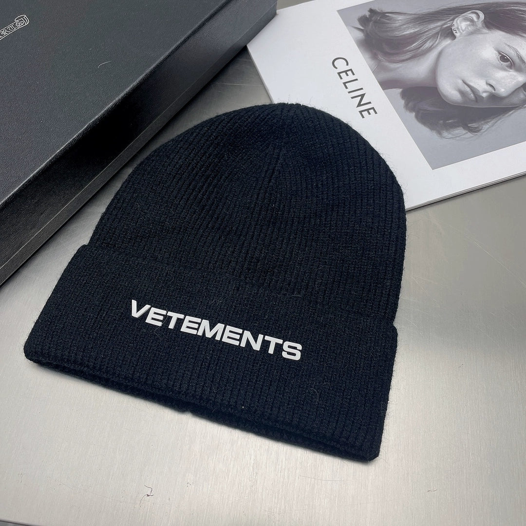 VETEMENTS men's and women's beanie