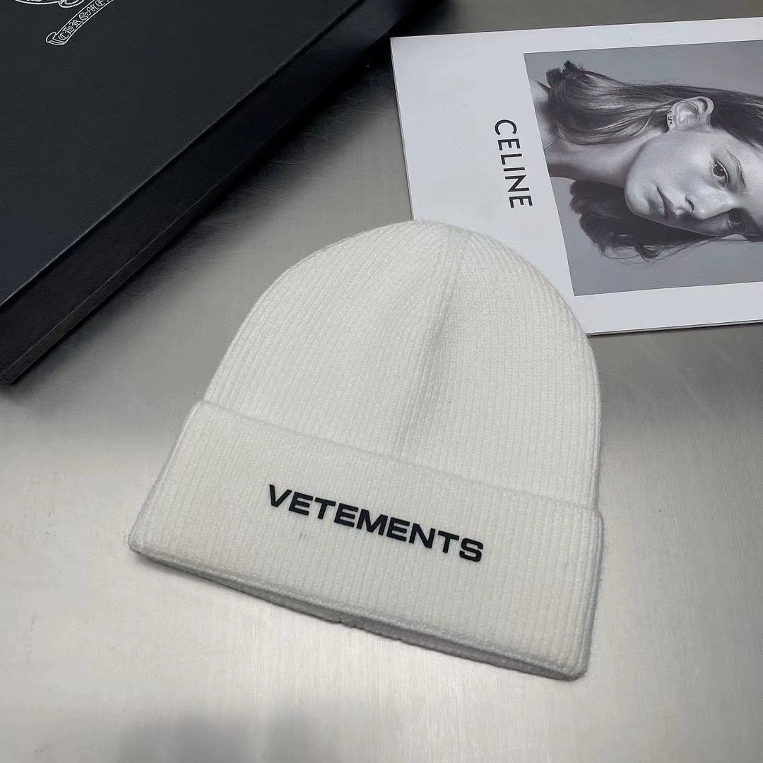 VETEMENTS men's and women's beanie