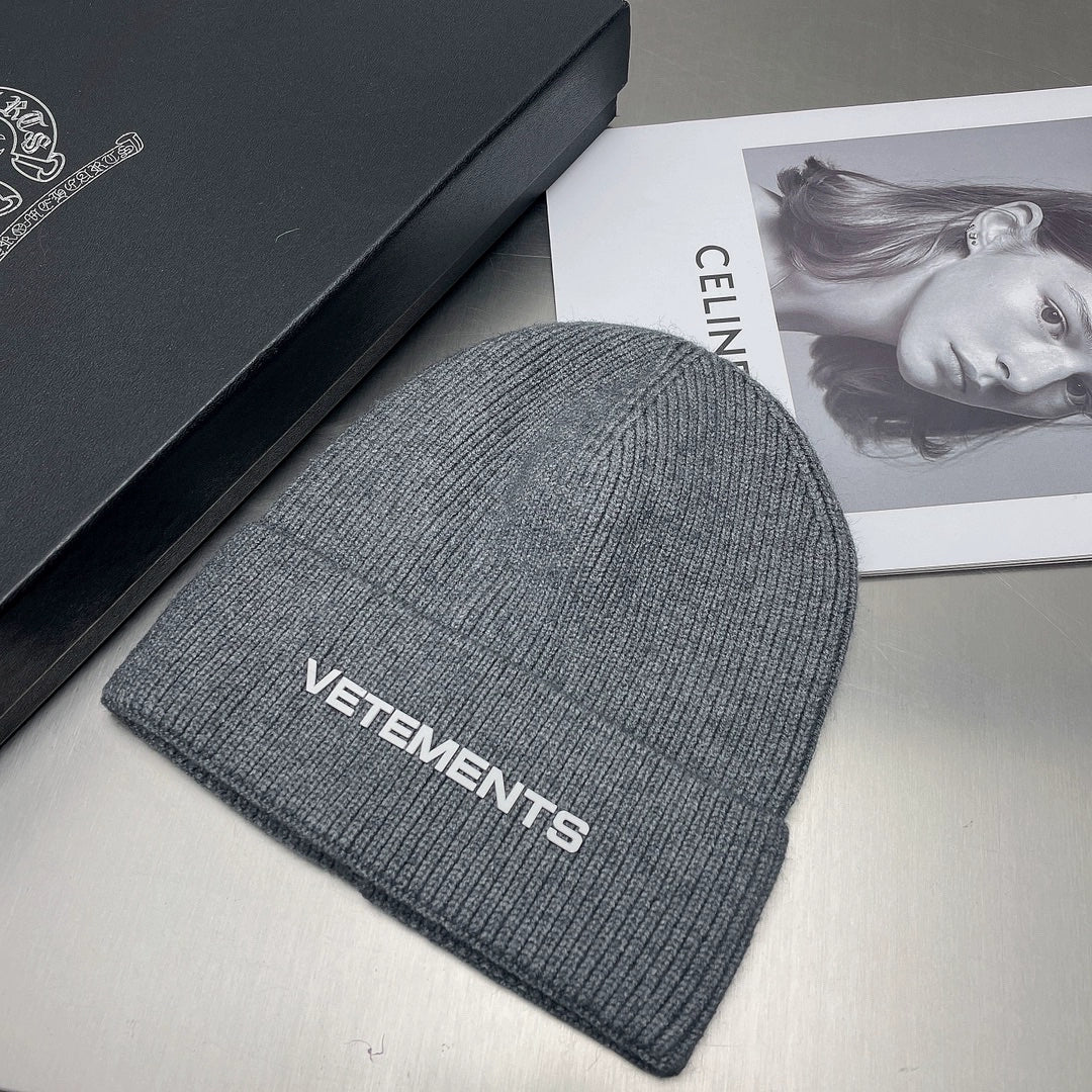 VETEMENTS men's and women's beanie